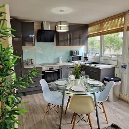 2 Bedrooms Flat In Great Location! London Exterior photo